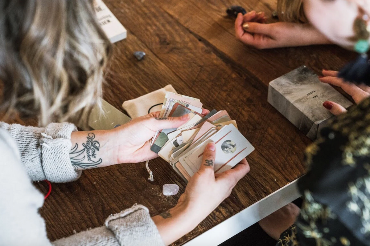 How to Shuffle Tarot Cards: Different Strategies for Shuffling